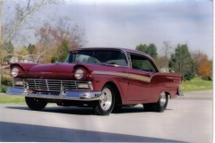1957 FORD FAIRLANE 500 2DR HT